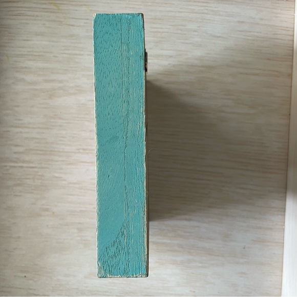 Square decorative sign with pineapple and “stay fresh” saying - Picture 2 of 3